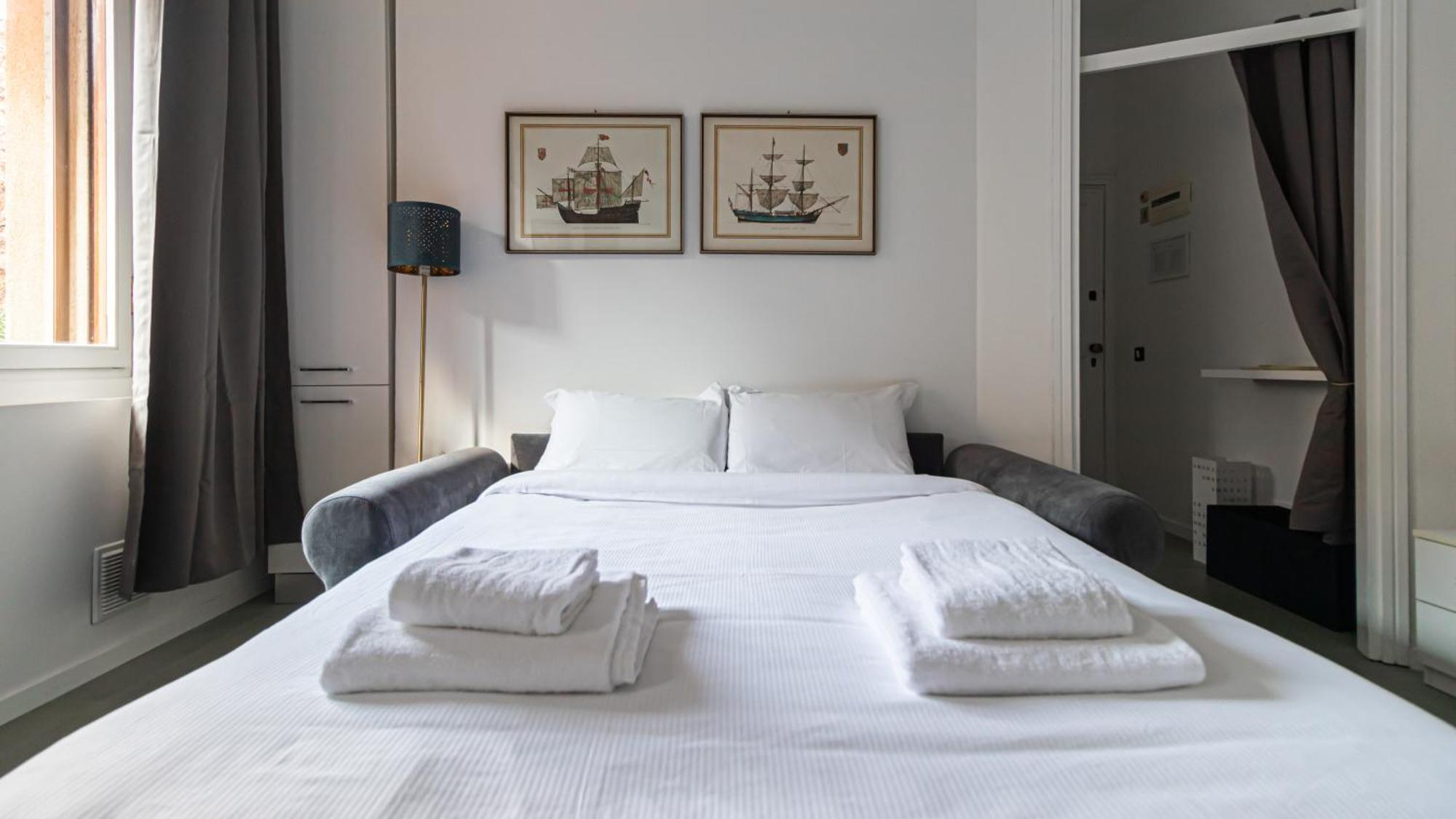 Italianway - Dall'ongaro 27 * Milan